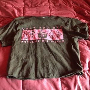 smokey bear slightly cropped tshirt 🌷